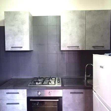 ゲストハウス Stanza Con Bagno E Cucina In Comune In Giardino *