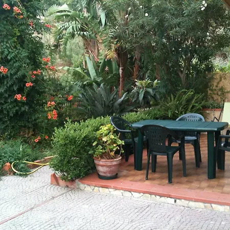 ゲストハウス Stanza Con Bagno E Cucina In Comune In Giardino *